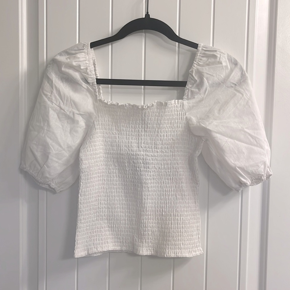 White rutched top with sleeves
